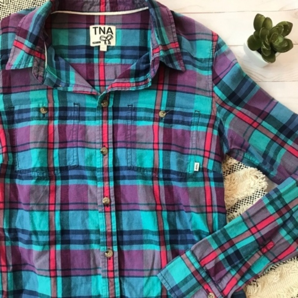 Aritzia TNA Plaid Button Up Shirt Size M